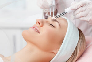 Leia mais sobre o artigo Microcorrentes na Estética para rejuvenescimento do rosto na Harmonização Orofacial