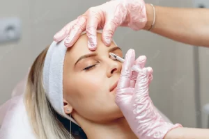 Read more about the article A vacina do COVID enfraquece a toxina botulínica? Pacientes com Botox em pânico