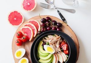 Read more about the article Estudo diz que dieta com restrição calórica pode retardar o envelhecimento, mas críticos contestam